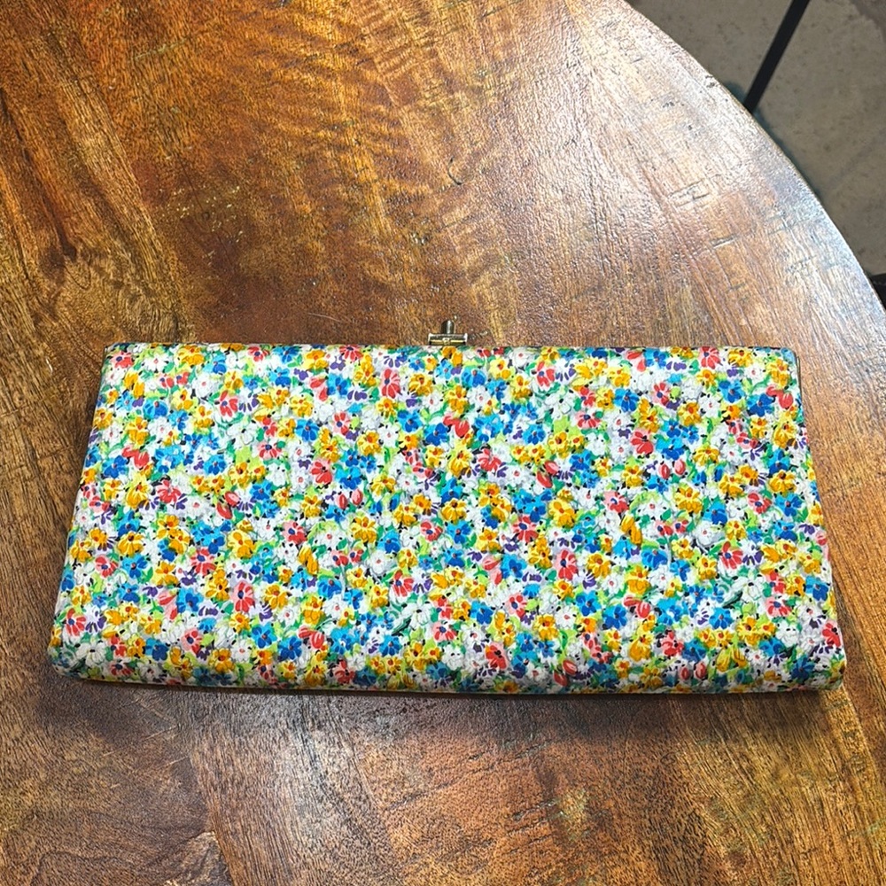 Vintage Leon of California Floral Clutch